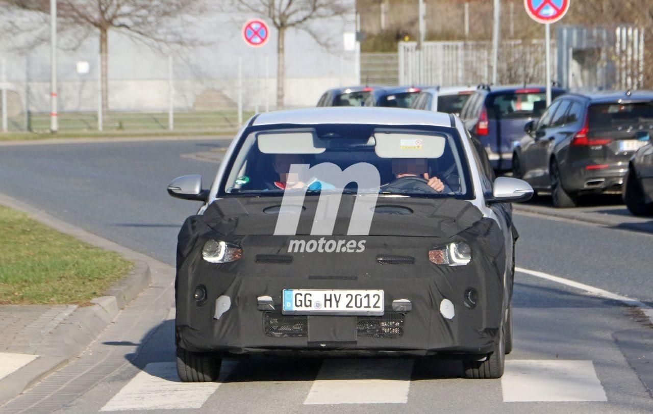 Nuevas fotos espía muestran al Kia Rio facelift continuando sus pruebas en Alemania