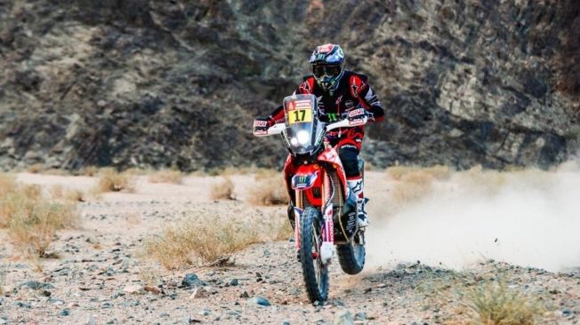 Día de estrenos en el Dakar con las victorias de Cornejo y Guthrie