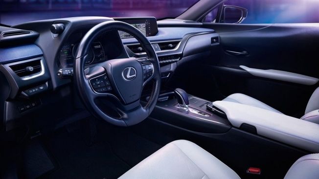 Lexus UX 300e - interior