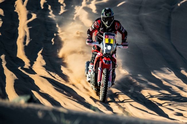 Ricky Brabec conquista su primer Dakar en motos junto a Honda