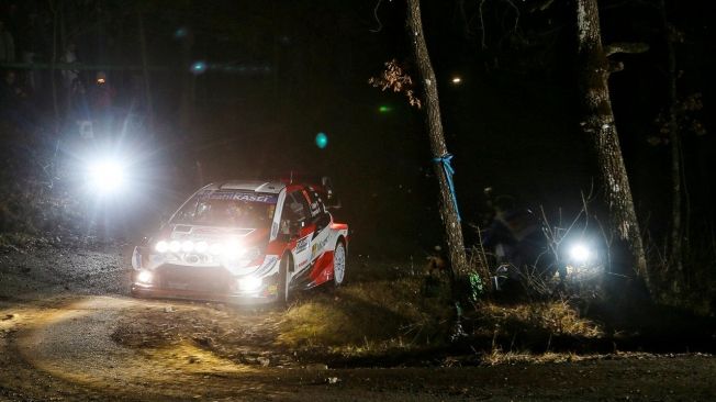 Thierry Neuville pone la magia en la noche del Rally de Montecarlo