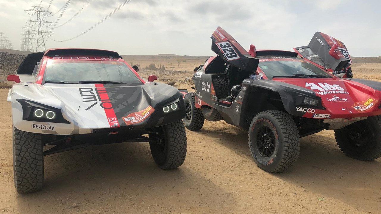 Romain Dumas y Willy Jobard, la cara amarga del primer día del Dakar