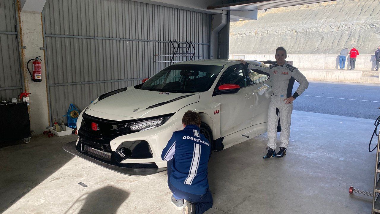 Arrancan los test de los neumáticos Goodyear del WTCR en Castellolí