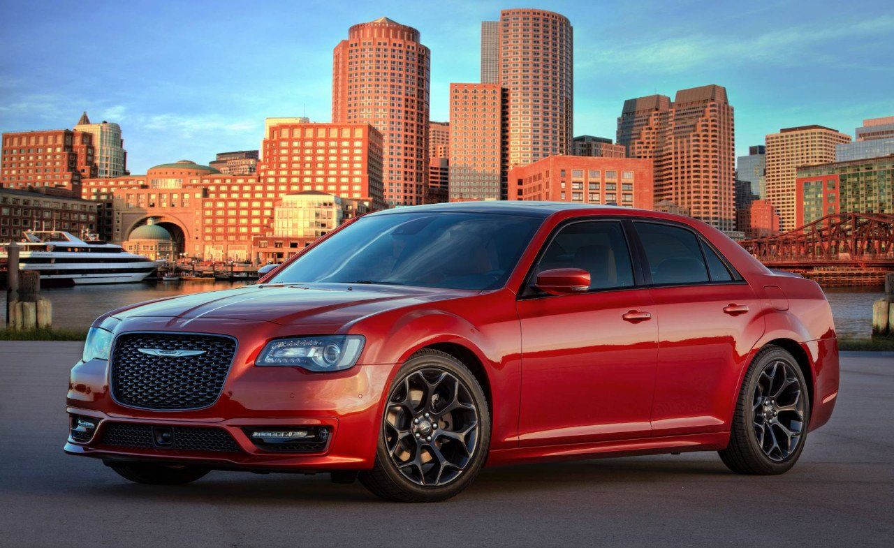 El Chrysler 300 estrena pequeñas novedades en 2020 mientras sigue a la deriva