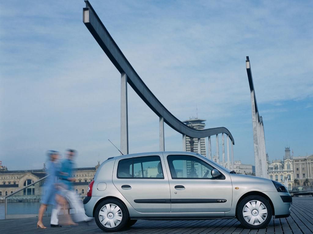 Cómo estimular la compraventa de coches usados: dificultando la compra de los nuevos