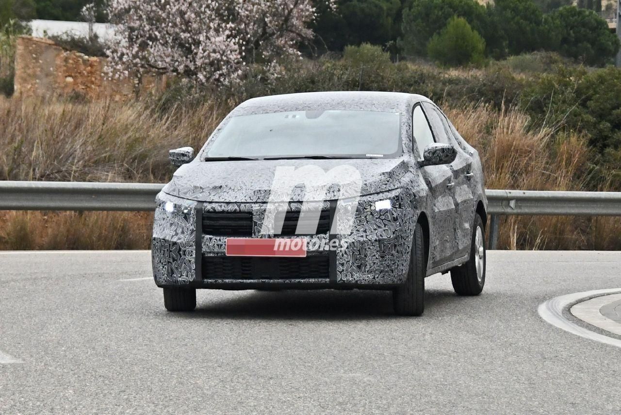 Primeras fotos espía del Dacia Logan 2021, la berlina rumana comienza sus pruebas