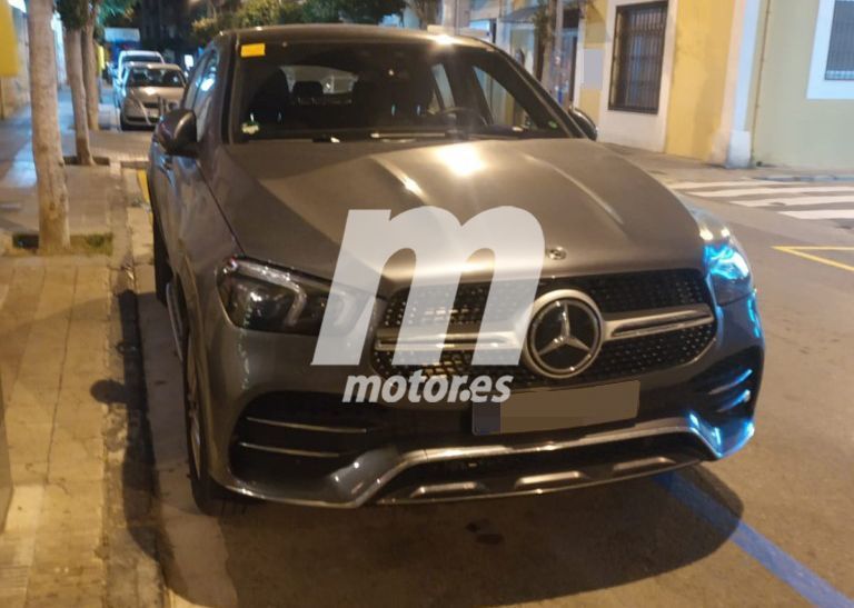 El nuevo Mercedes GLE Coupé híbrido enchufable, cazado en fotos espía al descubierto