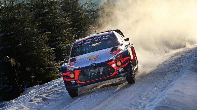 Elfyn Evans estrena su palmarés con Toyota en el Rally de Suecia