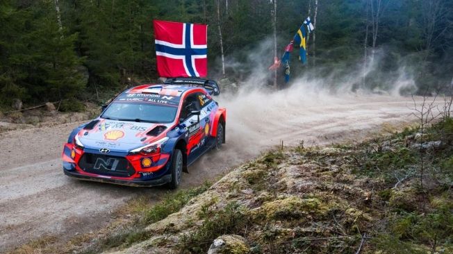 Elfyn Evans toma el mando en los primeros tramos del Rally de Suecia