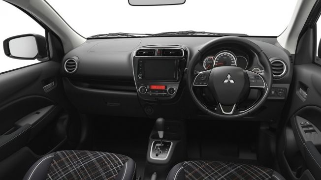 Mitsubishi Space Star 2020 - interior