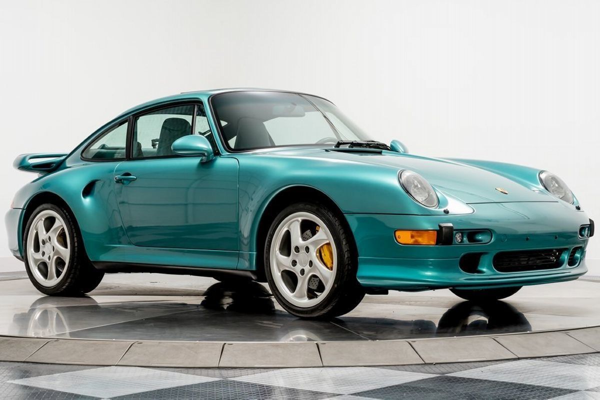 Aparece un Porsche 911 Turbo S (993) casi a estrenar con un precio desorbitado