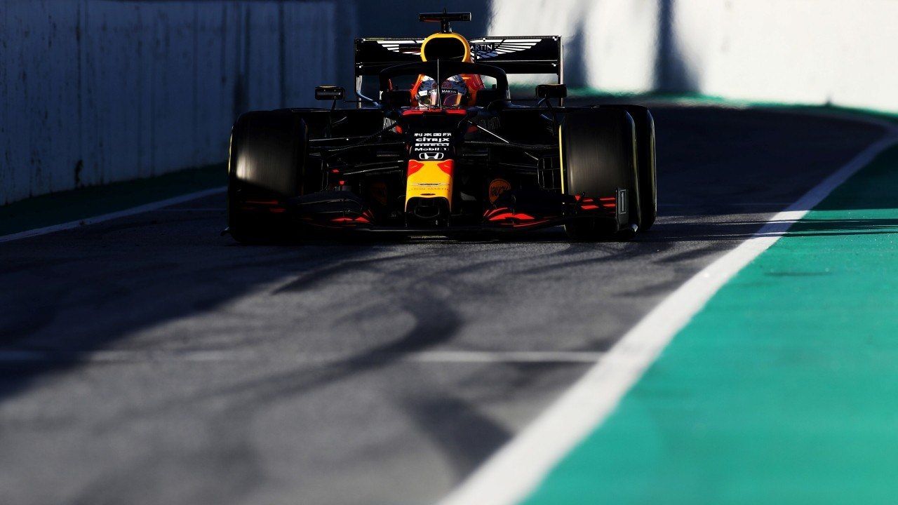 Red Bull estrena la primera gran evolución del RB16