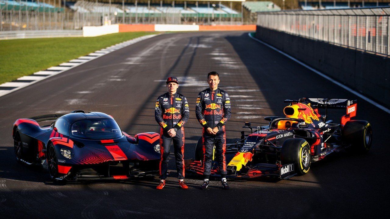 Verstappen y Albon exprimen el Aston Martin Valkyrie en Silverstone (con vídeo)