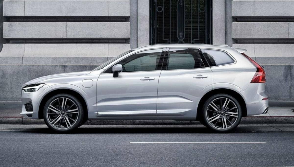 El Volvo XC60 estrena nueva versión híbrida enchufable, el T6 Recharge