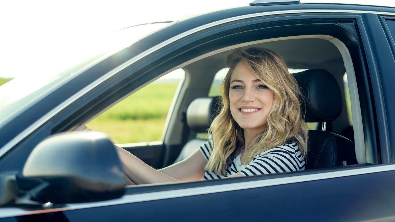 ¿Cómo ahorrar usando un comparador de seguros de coche?