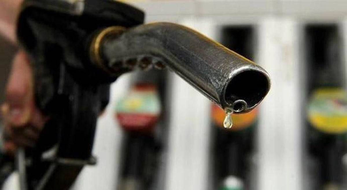 Los impuestos de la gasolina ¿cuánto pagamos de más por cada litro?