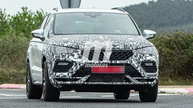 CUPRA Ateca 2021 - foto espía frontal