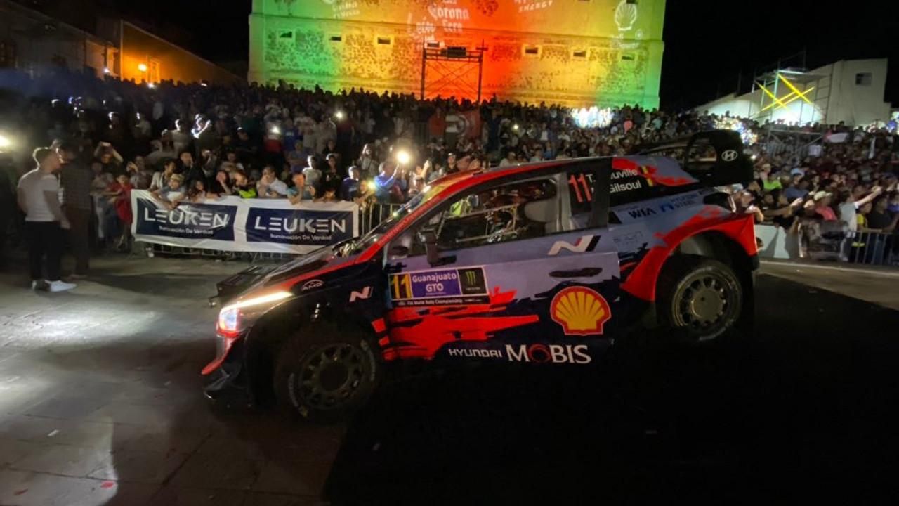 Thierry Neuville duerme líder tras mandar en las calles de Guanajuato