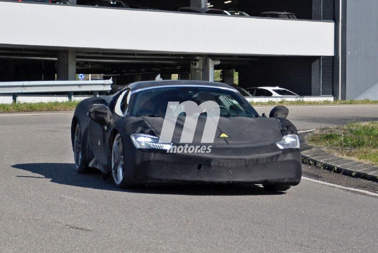 El nuevo Ferrari SF90 Spider cazado por primera vez en Maranello