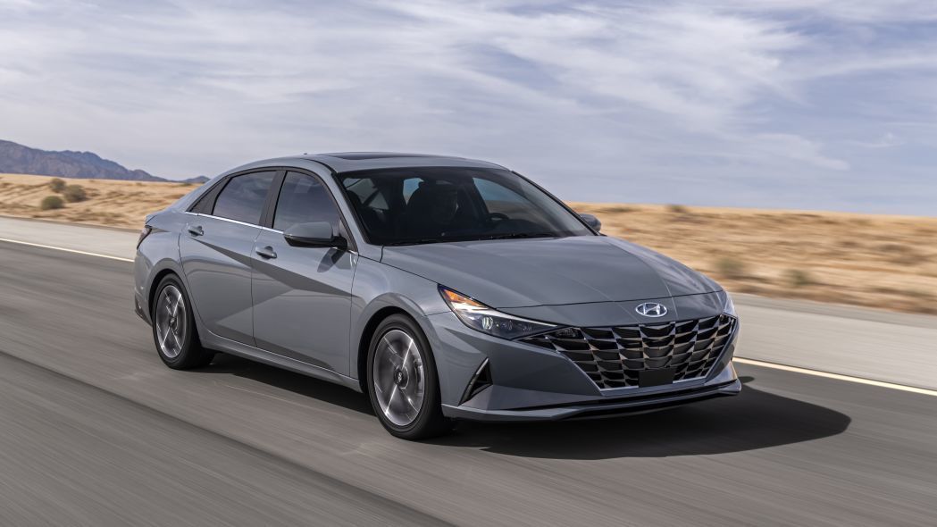 Hyundai desvela las primeras imágenes del nuevo Elantra Hybrid 2021