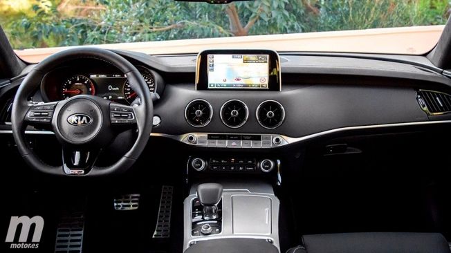 Kia Stinger - interior