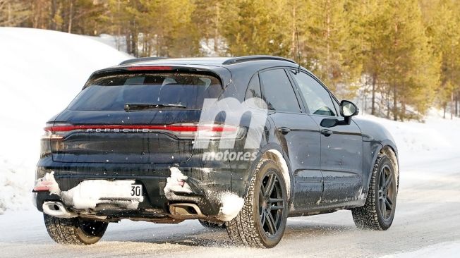 Porsche Macan 2022 - foto espía posterior