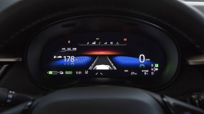 Toyota C-HR EV - interior