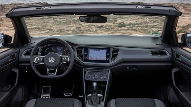 Volkswagen T-Roc Cabrio - interior