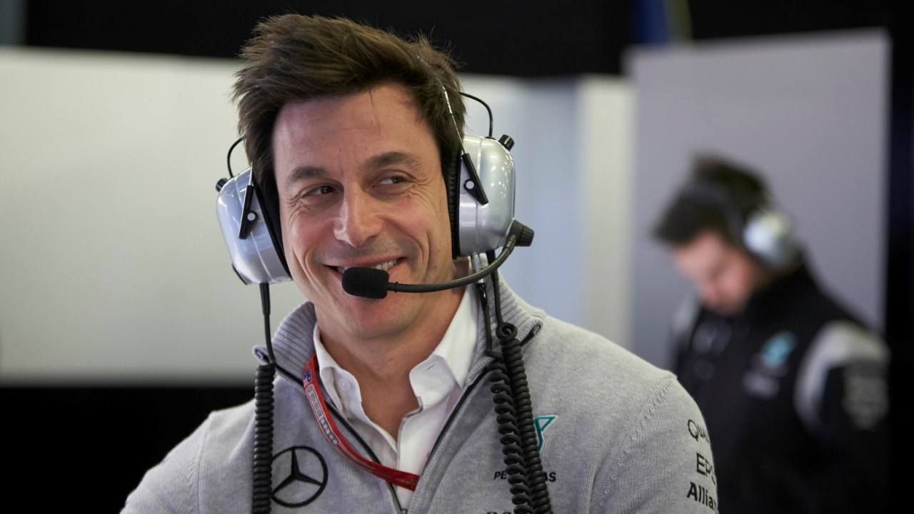 Toto Wolff compra acciones de Aston Martin