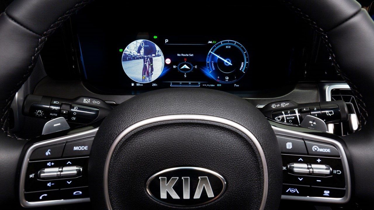 ¡Adiós puntos ciegos! Así funcionan los retrovisores virtuales del KIA Sorento 2020