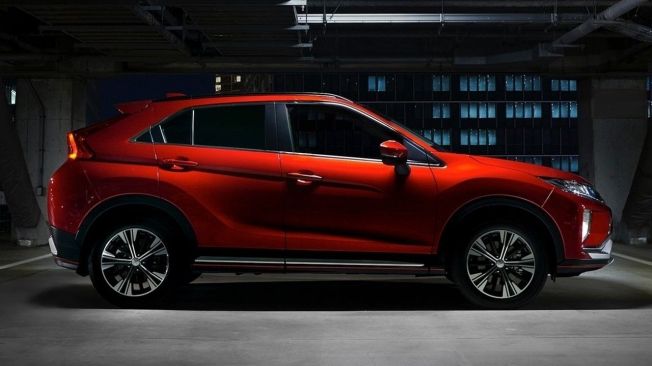 Mitsubishi Eclipse Cross - lateral