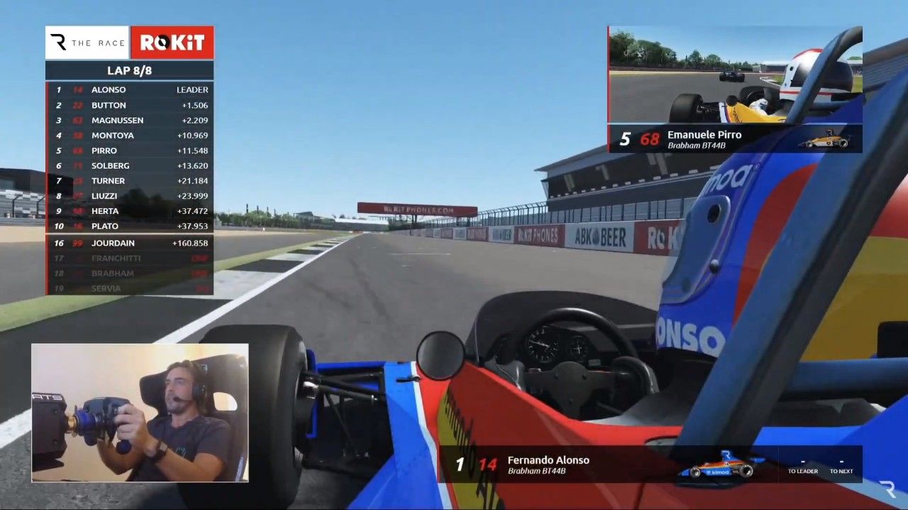 Alonso gana también la segunda carrera virtual en Silverstone tras salir último