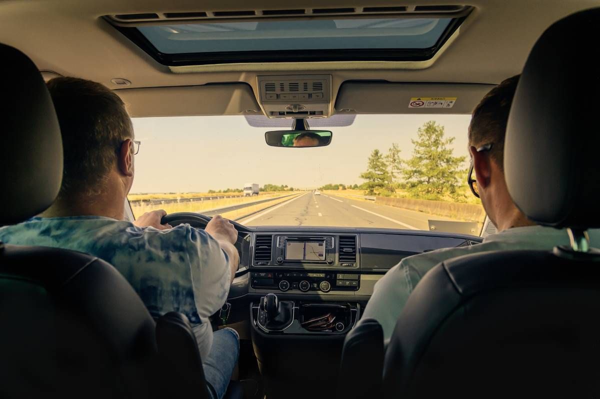 ¿Qué documentos hay que llevar en el coche?