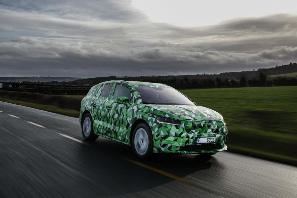 El nuevo Skoda ENYAQ iV muestra el arte de los camuflajes en la marca checa