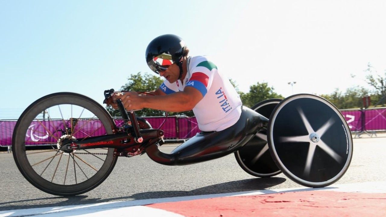 Alex Zanardi, estable dentro de la gravedad tras su accidente en bici