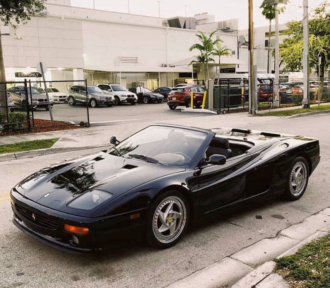 El raro Ferrari F512M también tuvo una poco conocida versión descapotable