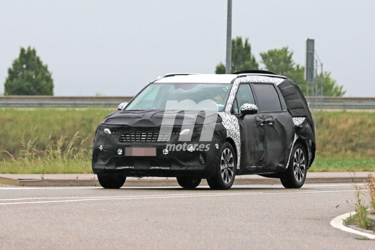 El nuevo KIA Carnival 2021 posa en nuevas fotos espía en Alemania