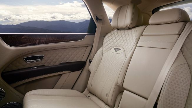 Bentlay Bentayga 2021 - interior