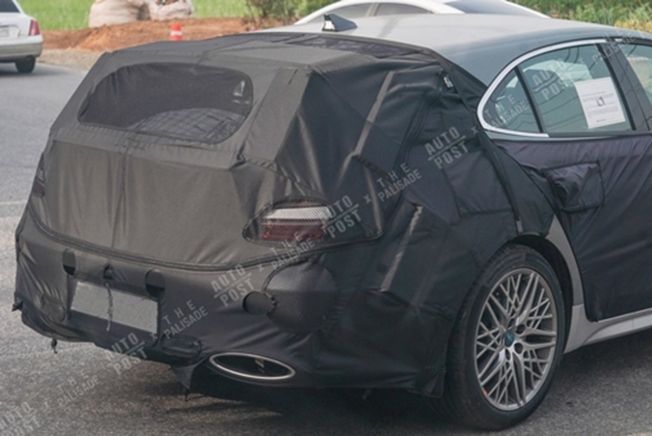 Genesis G70 Shooting Brake - foto espía posterior