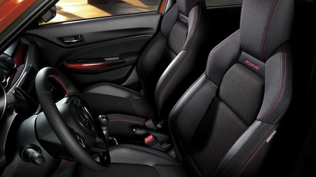 Suzuki Swift Sport 2020 - interior