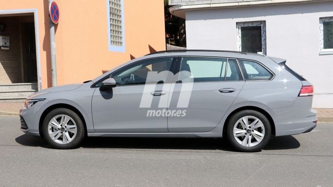 Volkswagen Golf Variant 2021 - foto espía lateral