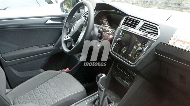 Volkswagen Tiguan 2021 - foto espía interior