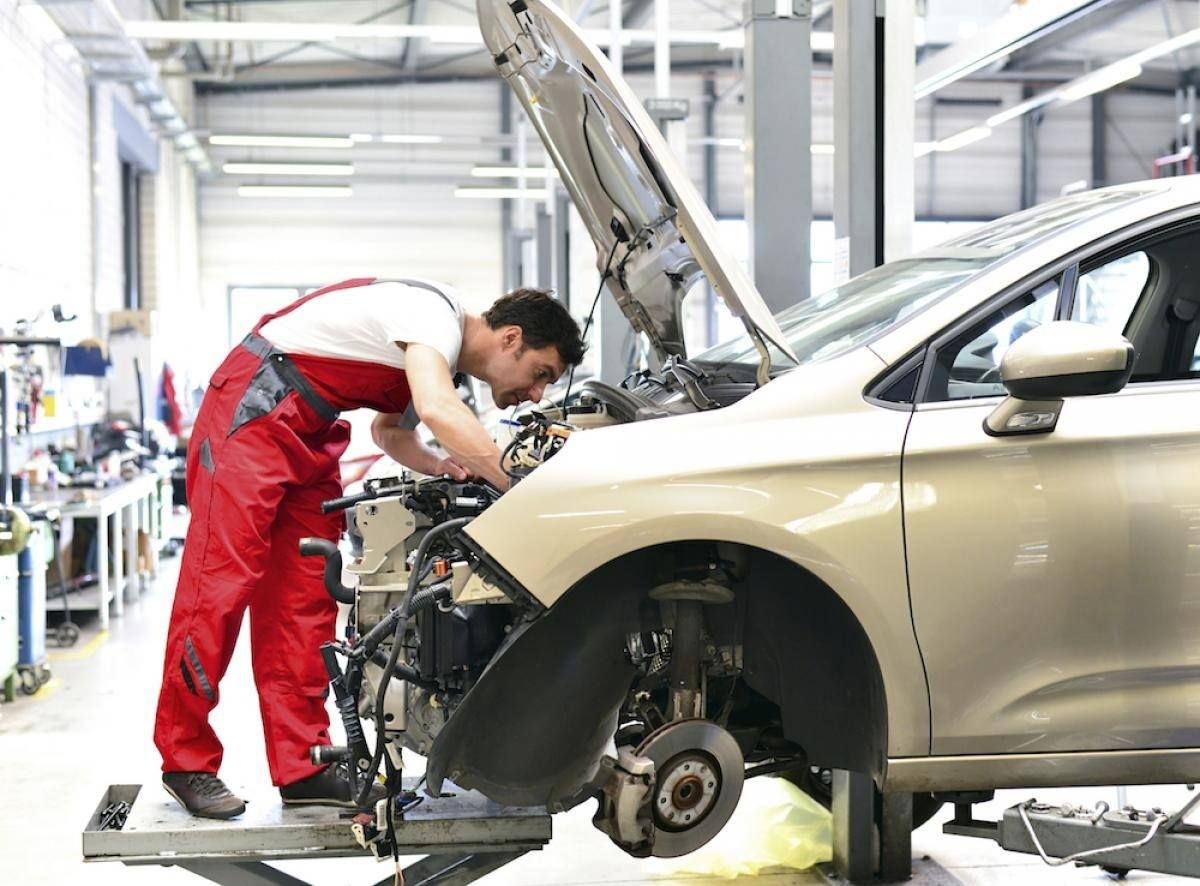 Por qué debes revisar el estado del aceite de tu coche tras el confinamiento y usar siempre uno de calidad