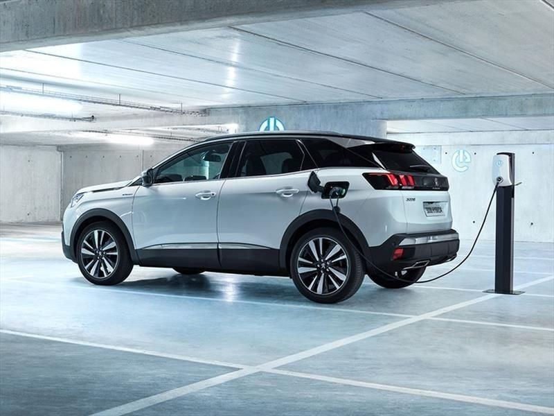 El futuro Peugeot 3008, previsto para 2023, llegará con el eléctrico e-3008