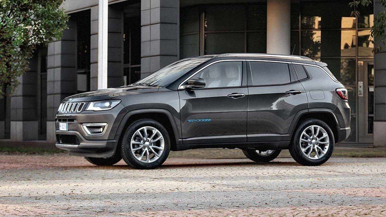 El Jeep Compass 4xe, un SUV híbrido enchufable, estrena nuevas versiones