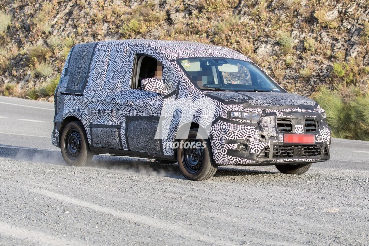 El Renault Kangoo 2021 pierde camuflaje y nuevos detalles quedan a la vista