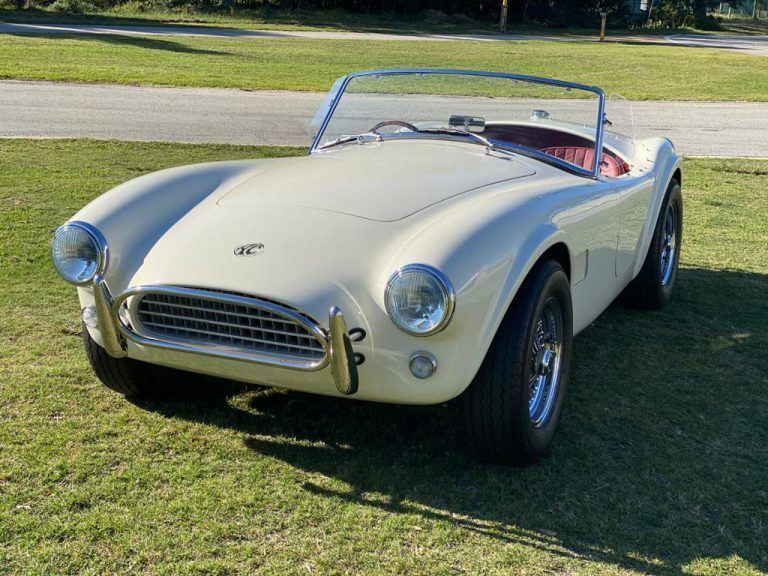 Resucitan el mítico AC Cobra original pero con un motor eléctrico de 312 CV