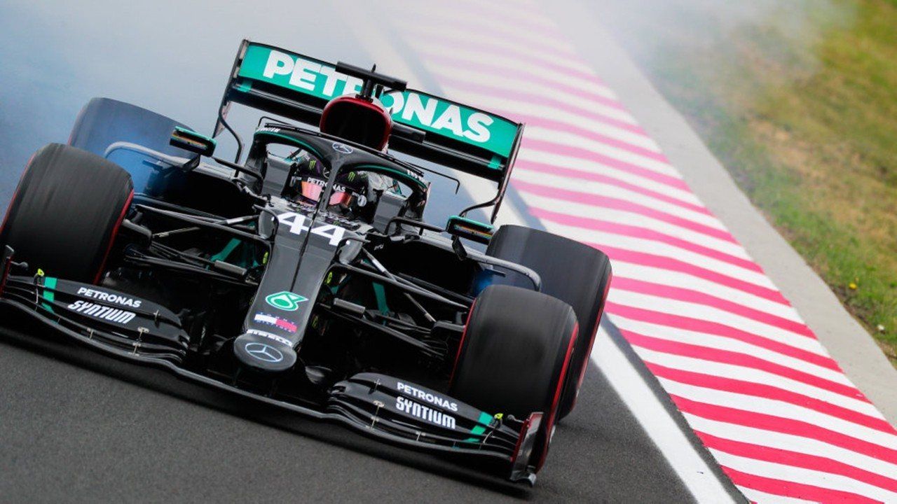 Hamilton y Mercedes, sobrados en los primeros libres de Hungaroring