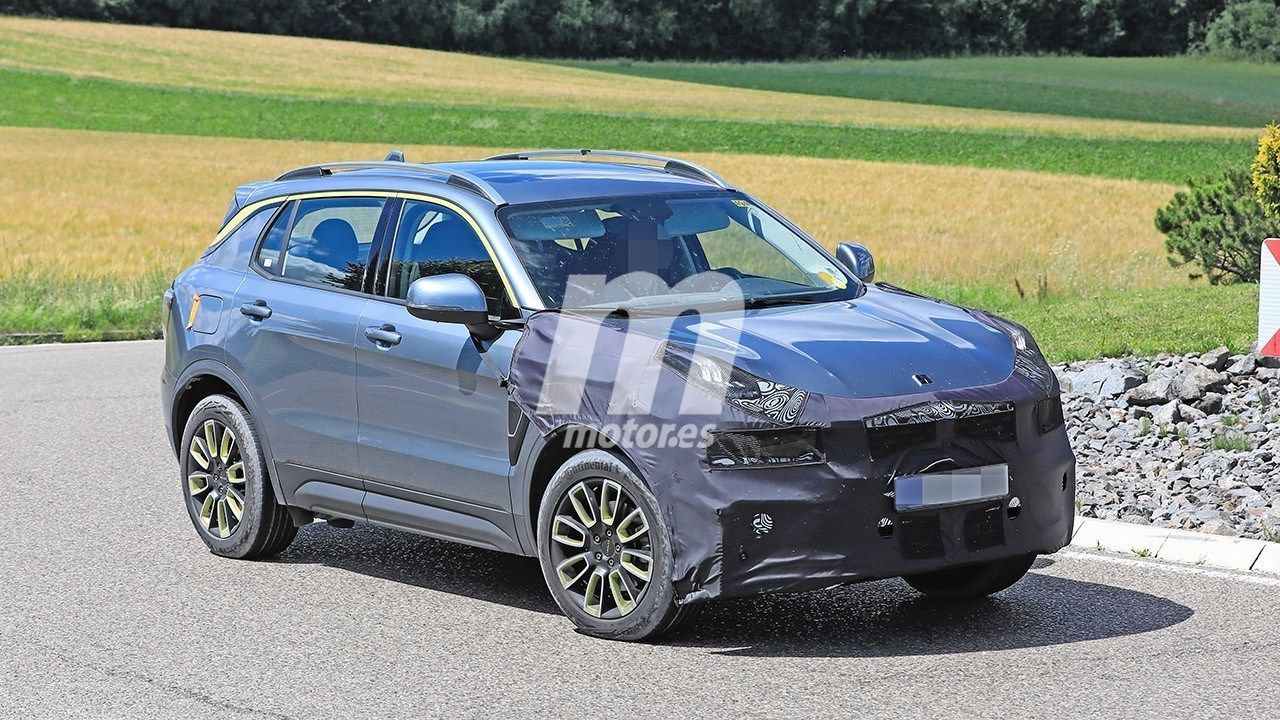 El nuevo Lynk & Co 01 2021 con mecánica híbrida es cazado a plena luz del día