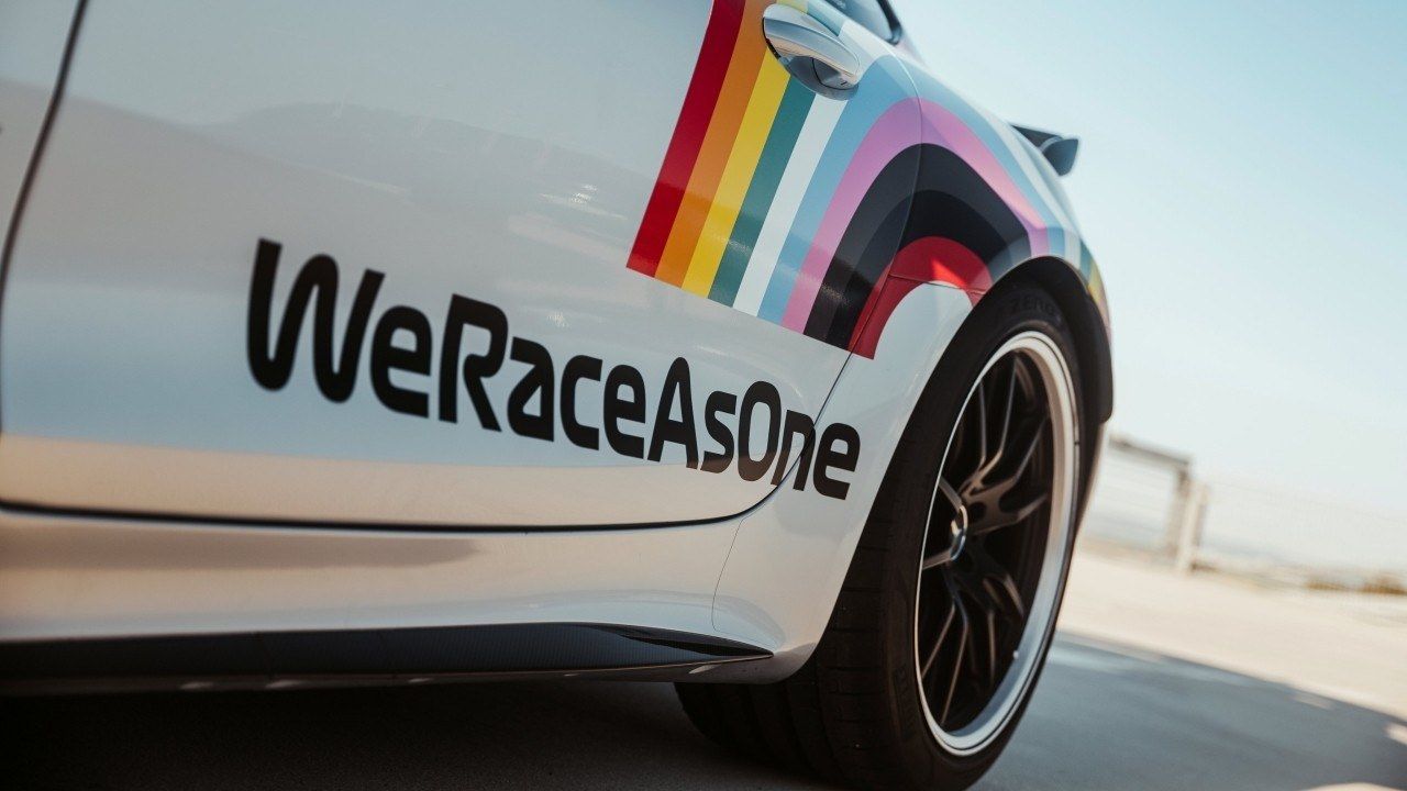 El Mercedes AMG GT-R de la F1 estrena decoración #WeRaceAsOne